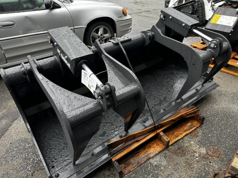 Bobcat 80 Inch Industrial Grapple Bucket 7481680