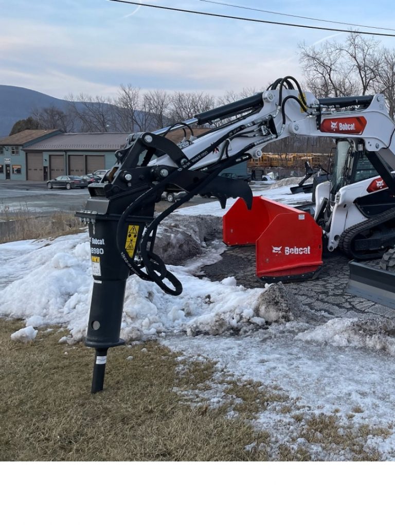 Bobcat HB980 Hydraulic Breaker with Nail Point
